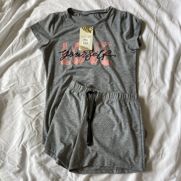 Talulah Colombia PJs Logo Top-Gray Shorts Size M - Picture 7 of 7